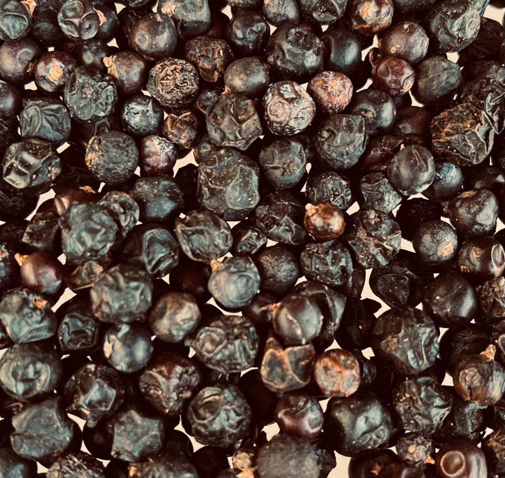 Contiene 70Gr. de Bayas de Enebro. Enebro es una planta reconocida por sus beneficios naturales. Perfecta para quienes apuestan por la herboristería de calidad.